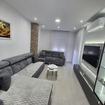 Διαμέρισμα New Comfort Golem (Tirana)