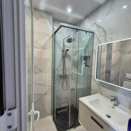 New Comfort Golem (Tirana)
